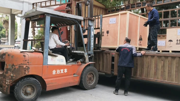 铝箔万搏在线登入-官网入口_万搏（中国）
装车发货